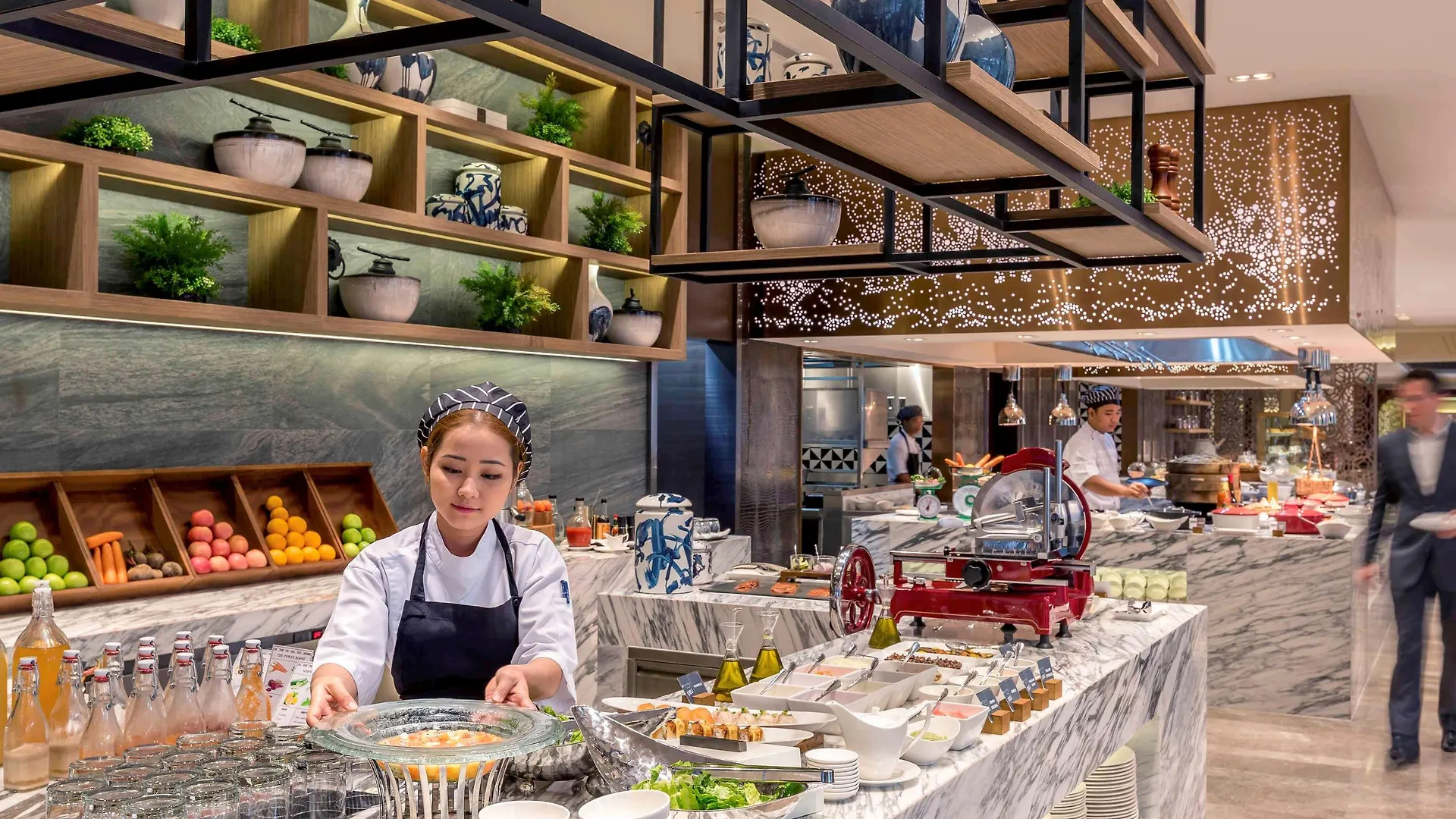 Pullman Yangon Centrepoint Hotel