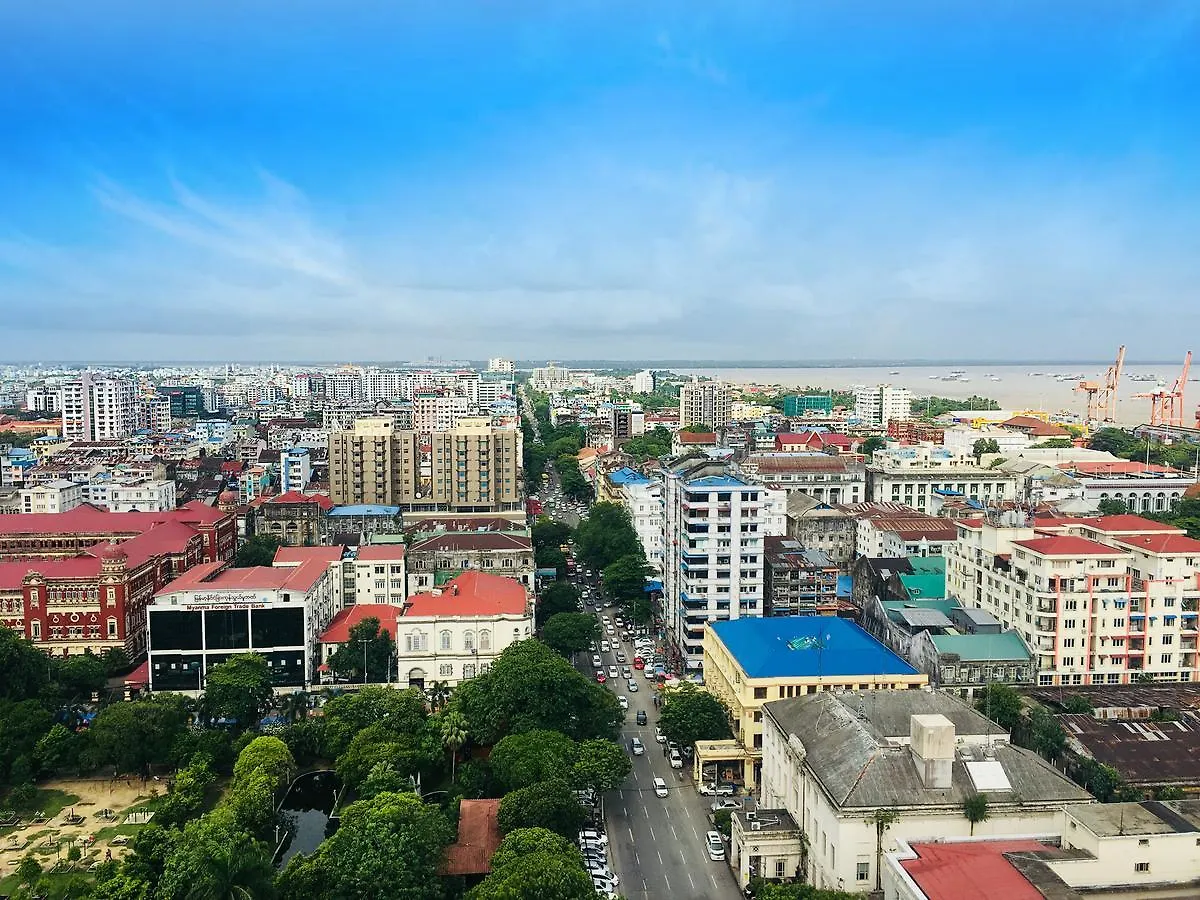 Pullman Yangon Centrepoint Hotel