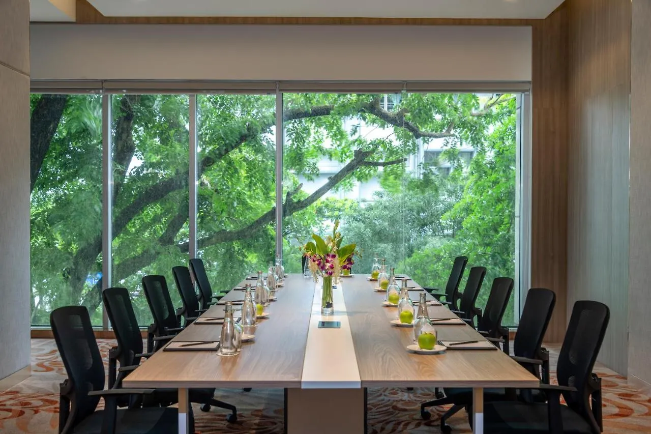 Pullman Yangon Centrepoint Hotel