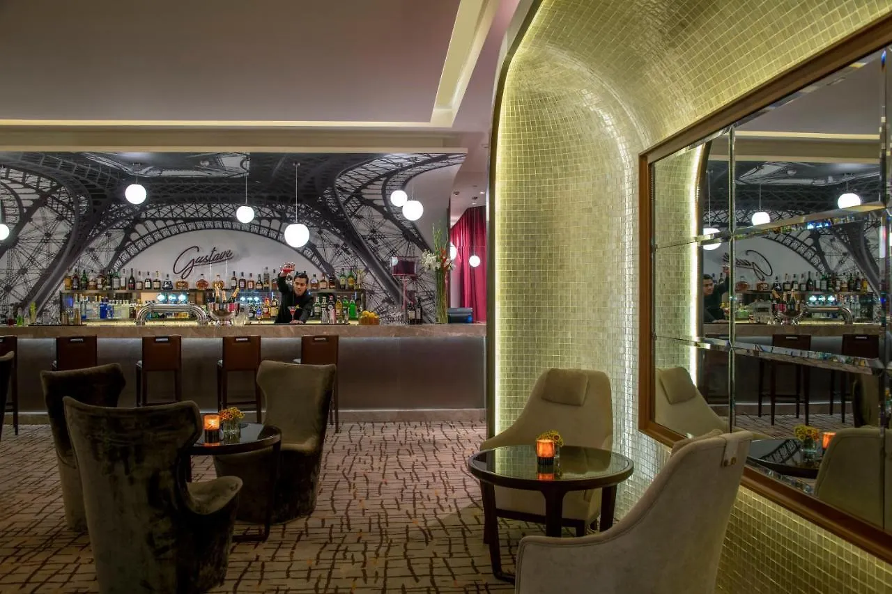 Pullman Yangon Centrepoint Hotel