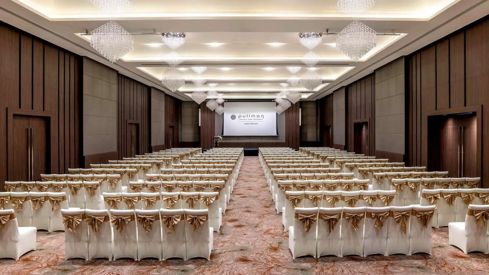 Pullman Yangon Centrepoint Hotel