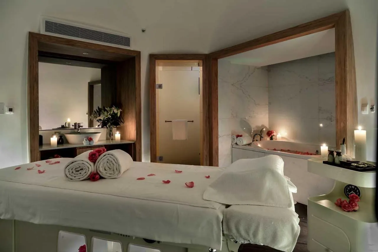 Pullman Yangon Centrepoint Hotel